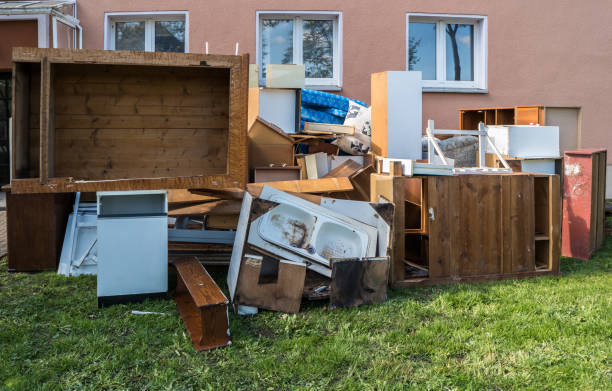 Best Construction Debris Removal  in Davenport, IA